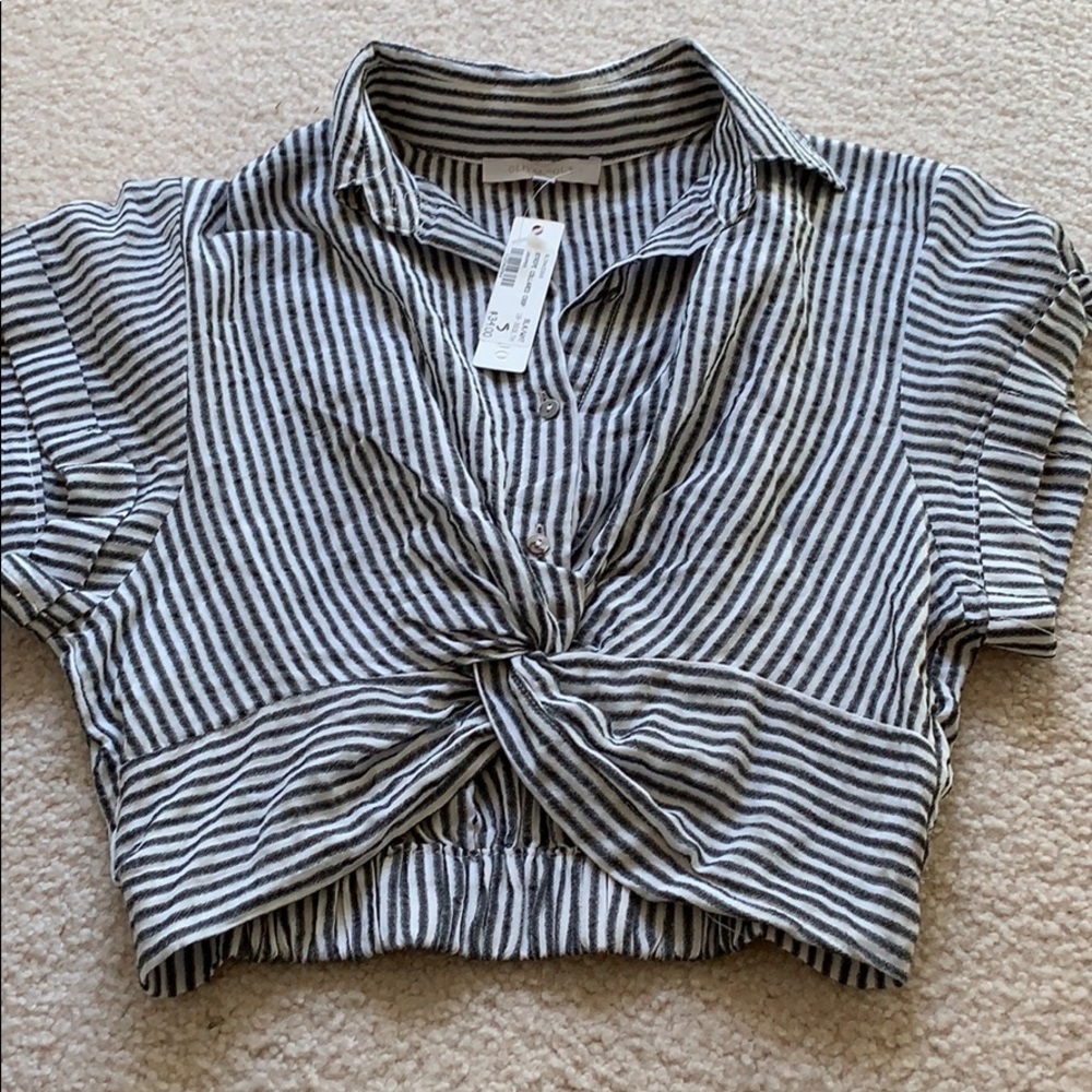 Oliveacous cropped blouse, size small
